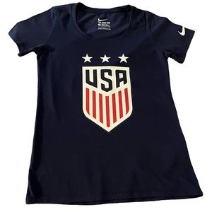 The Nike Tee womens athletic cut t shirt short sleeve USA size S.